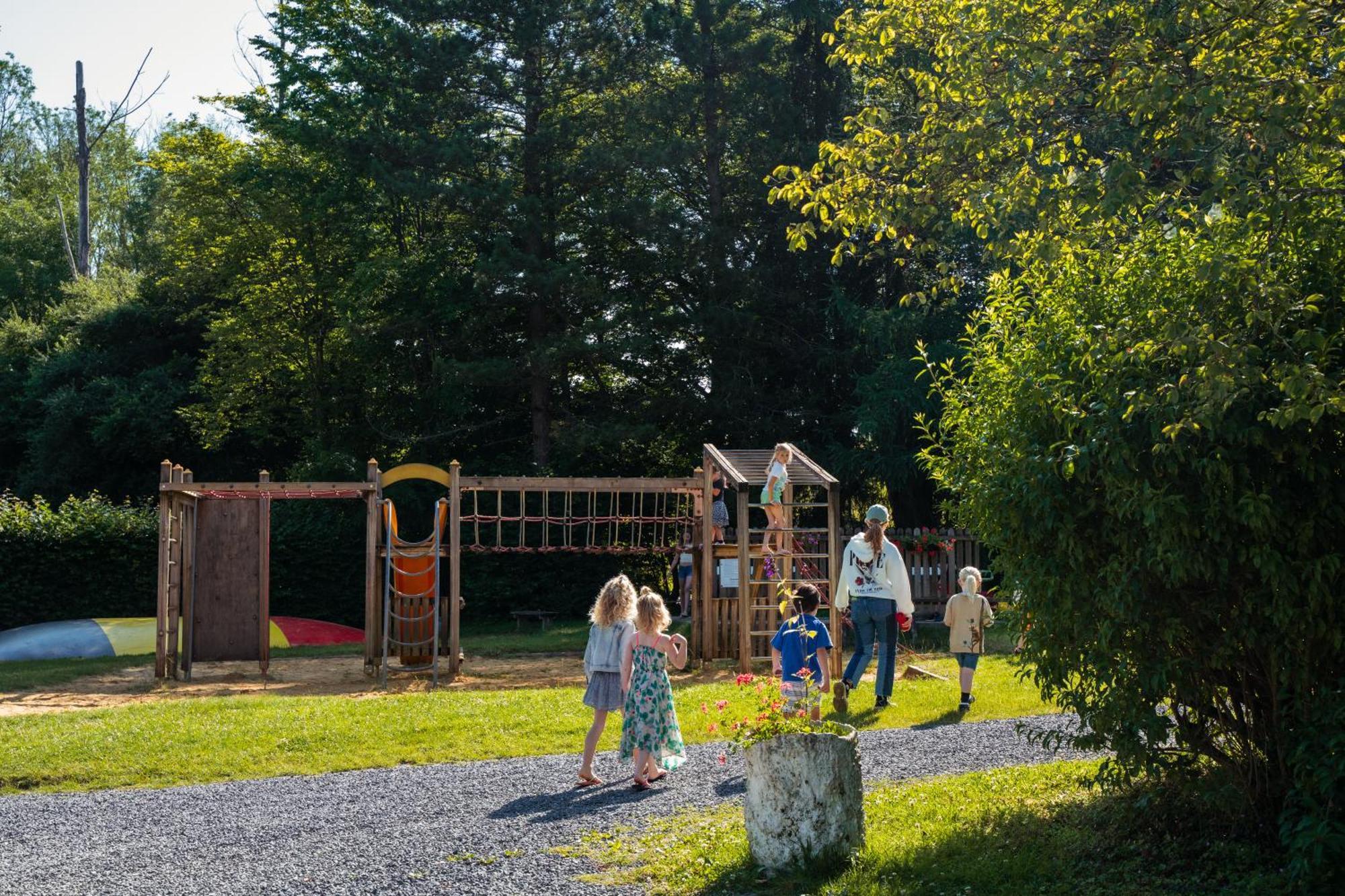 Camping De Chenefleur Tintigny Esterno foto